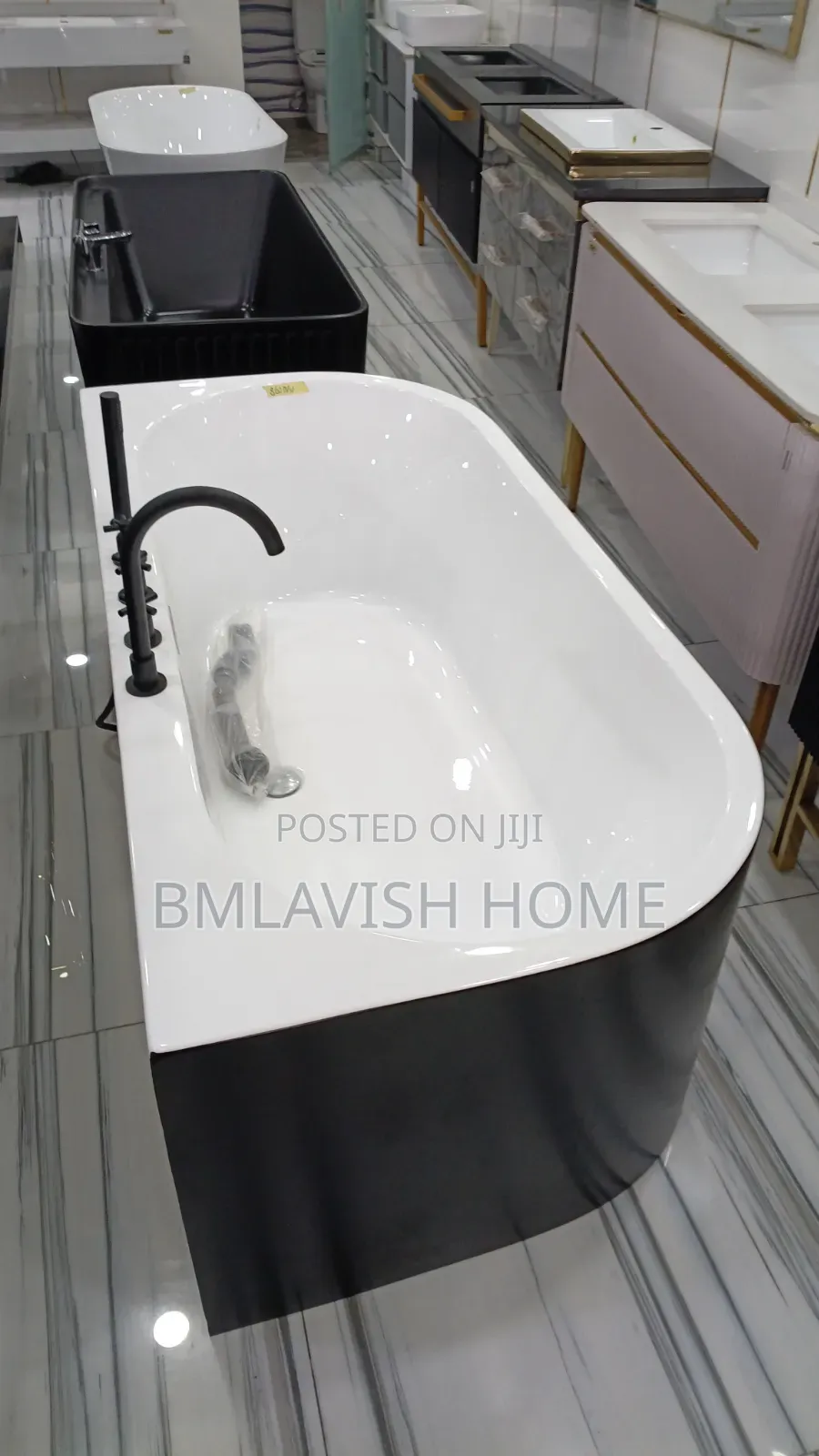Modern Black and White and Black Acrylic Freestanding Bathtub