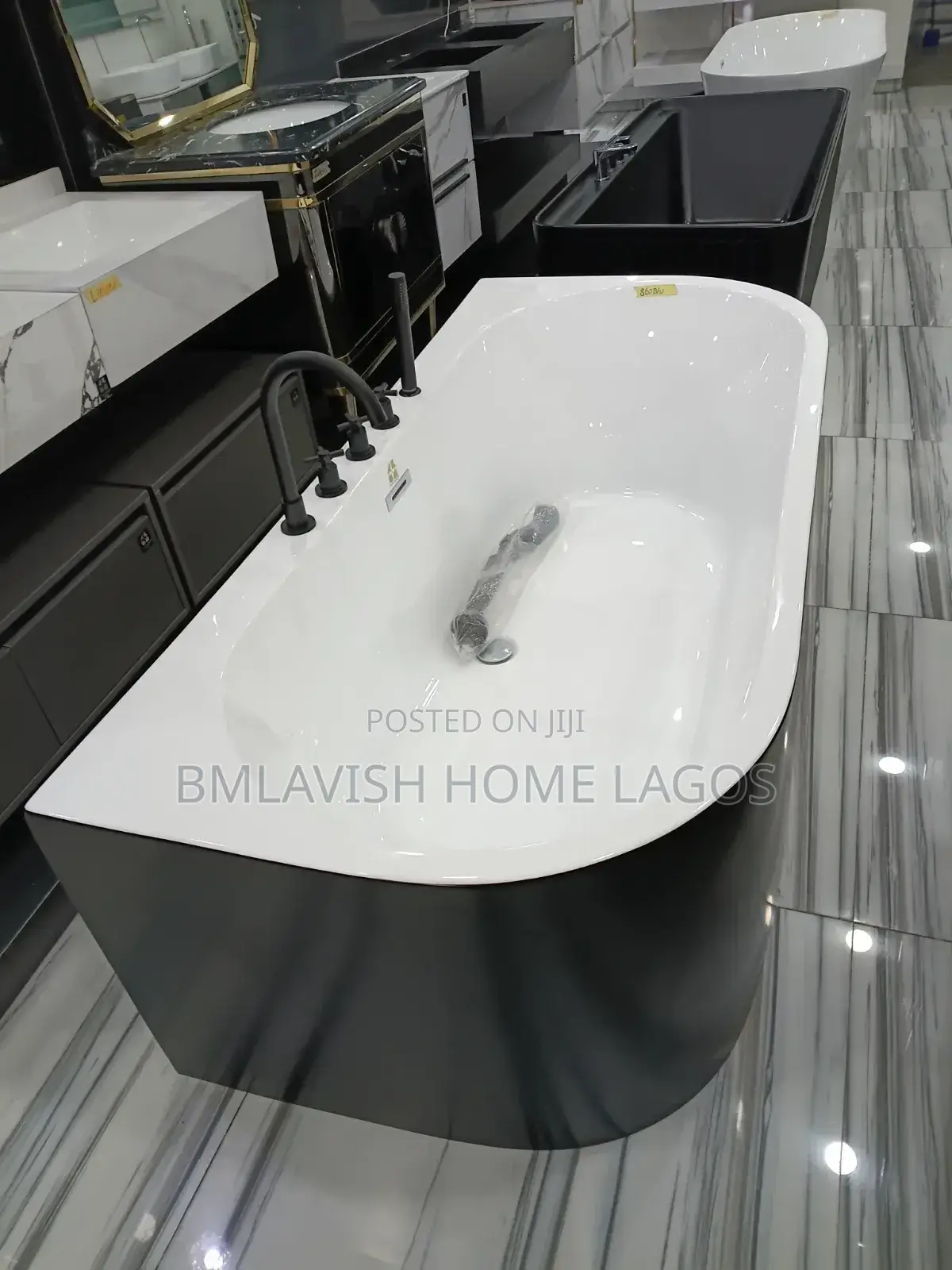 Modern Black and White and Black Acrylic Freestanding Bathtub