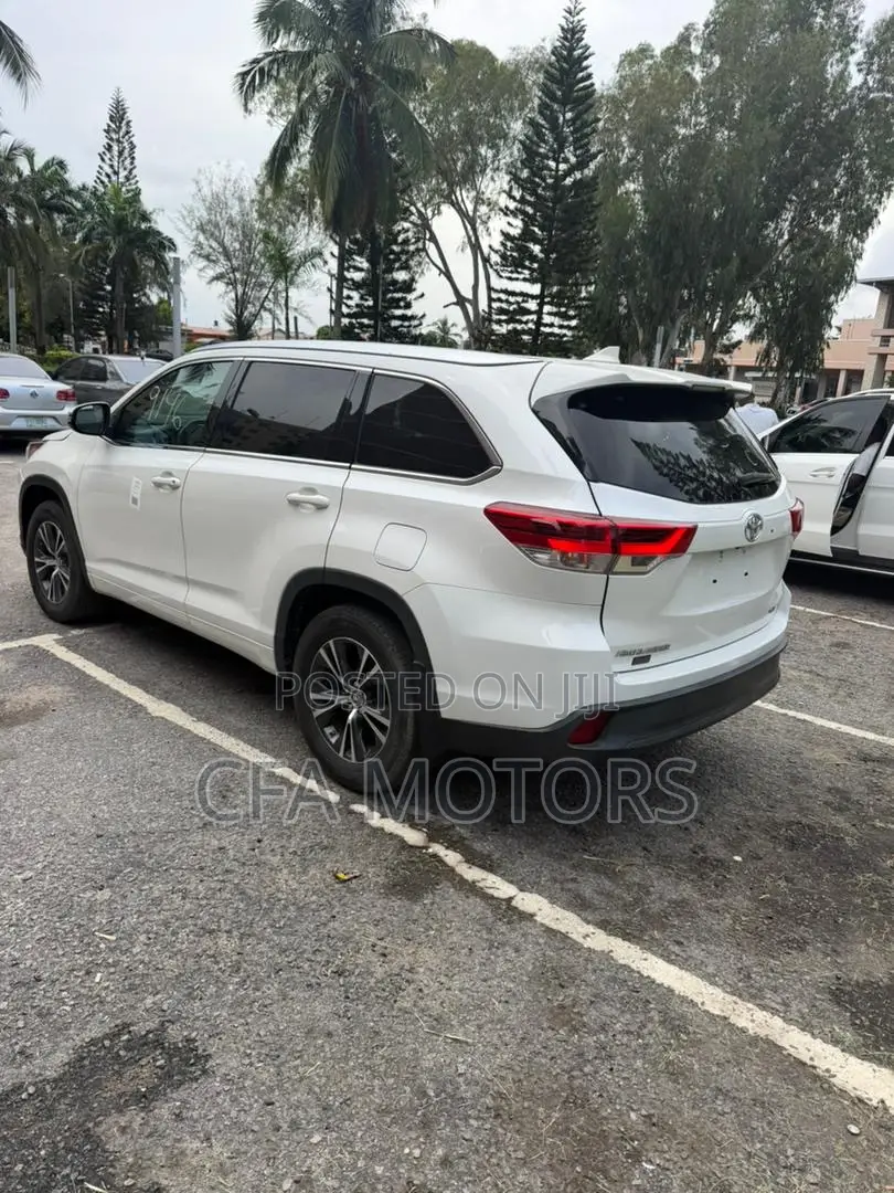Toyota Highlander XLE V6 4x2 (3.5L 6cyl 6A) 2016 White