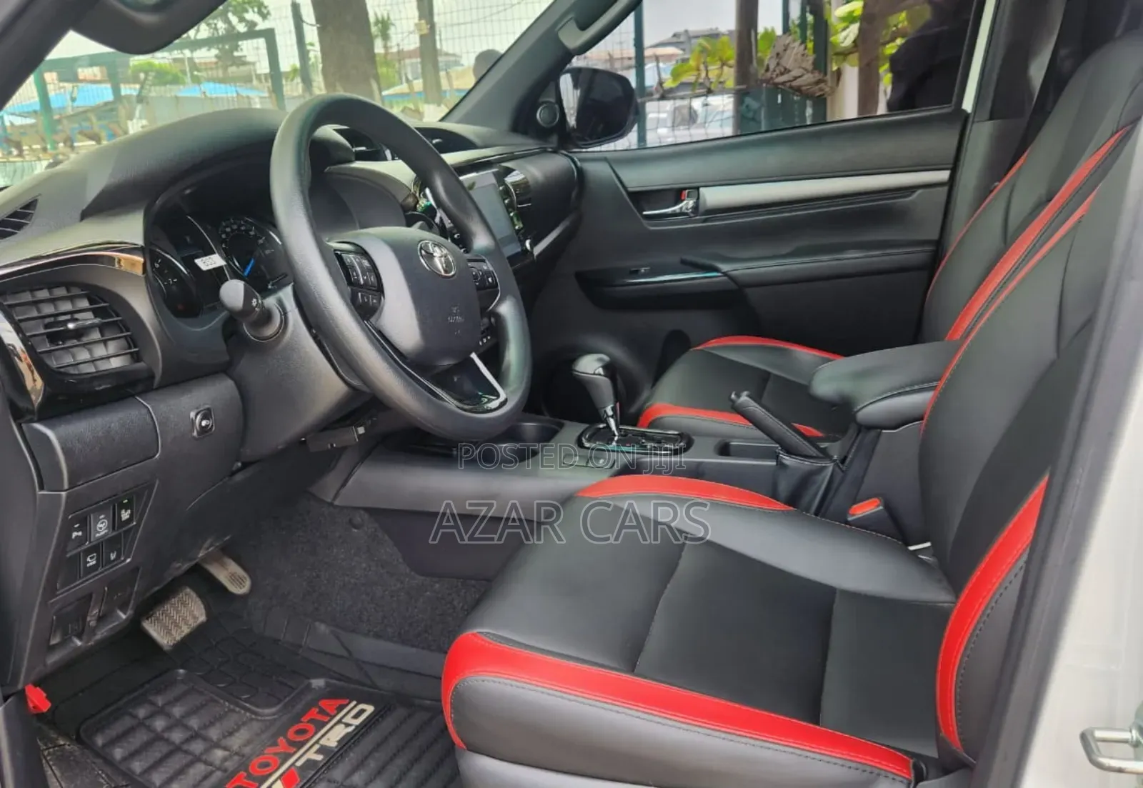 Toyota Hilux 2025 White