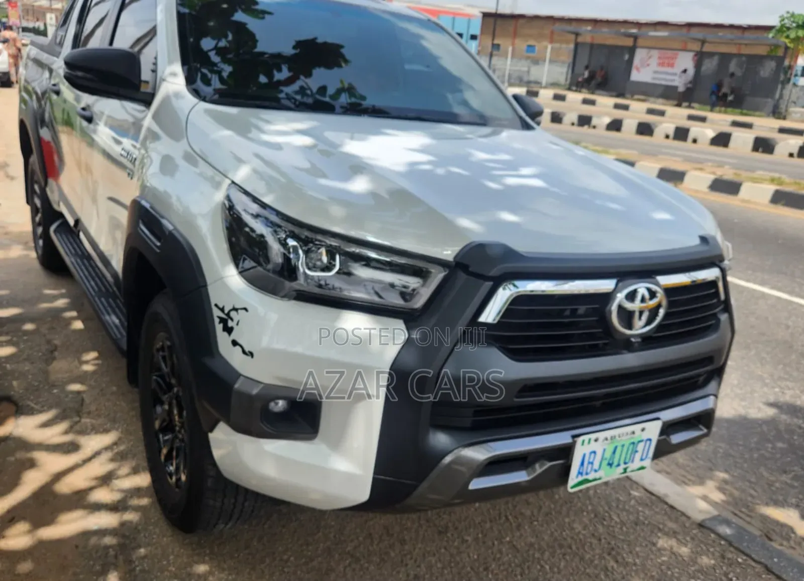 Toyota Hilux 2025 White