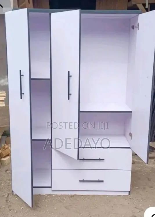 Standard 3 Doors Wardrobe
