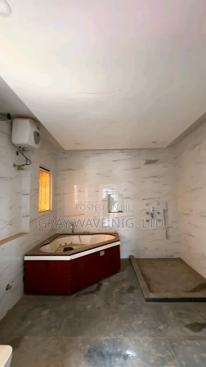 7bdrm Mansion in Guzape District for sale