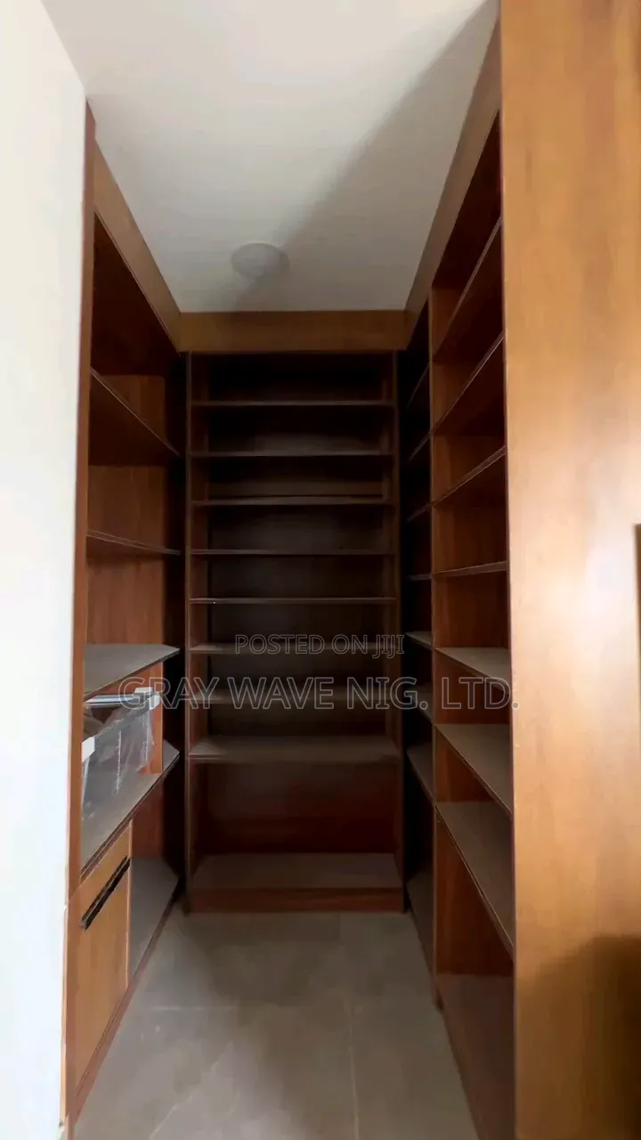7bdrm Mansion in Guzape District for sale