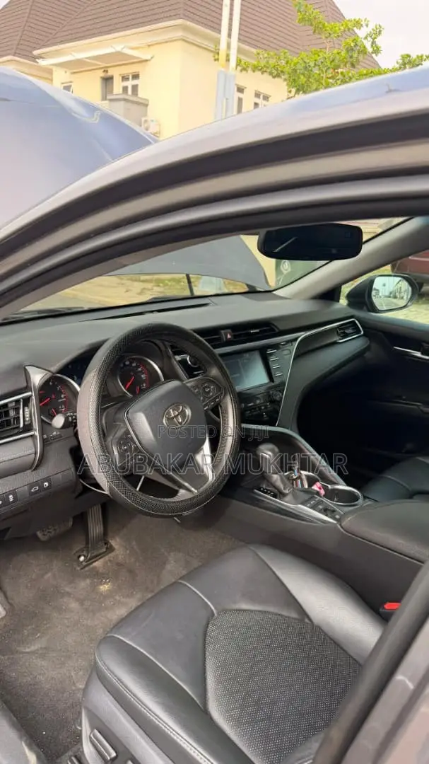Toyota Camry XSE FWD (2.5L 4cyl 8AM) 2018 Gray