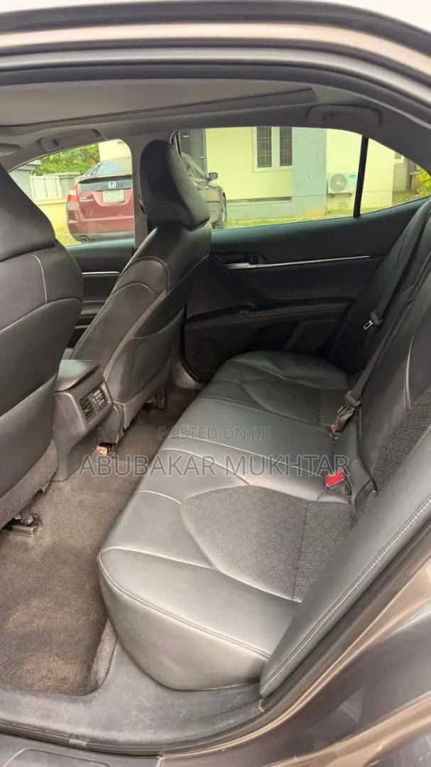 Toyota Camry XSE FWD (2.5L 4cyl 8AM) 2018 Gray