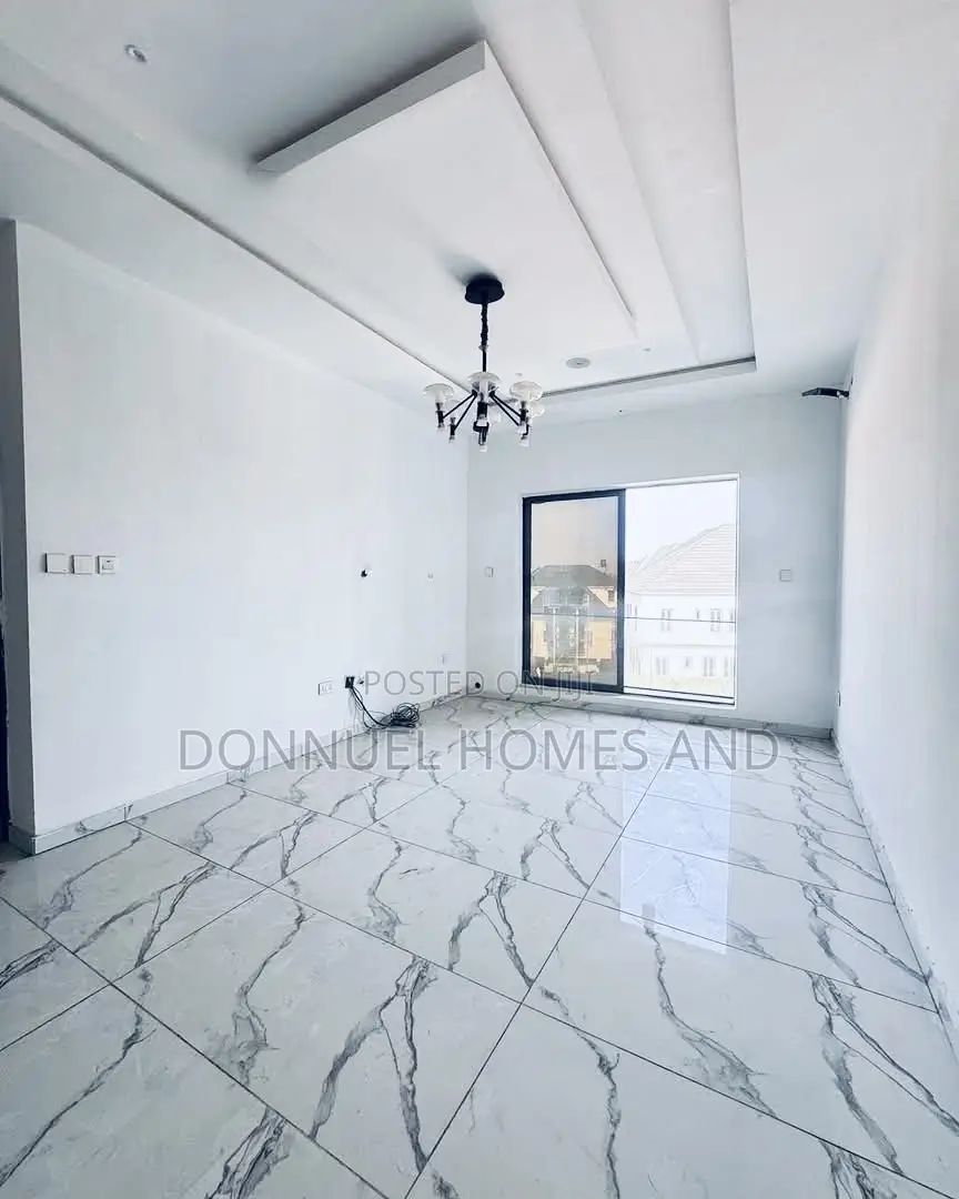 2bdrm Block of Flats in Ologolo for rent