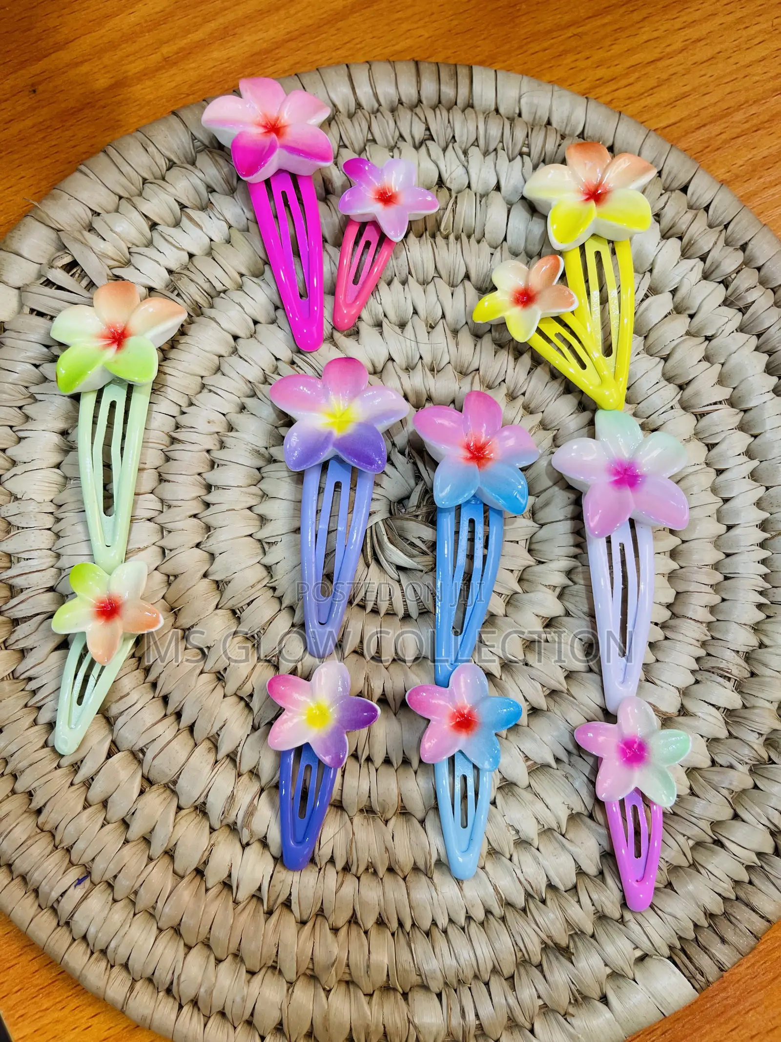 12pcs Multicoloured Hair Clips