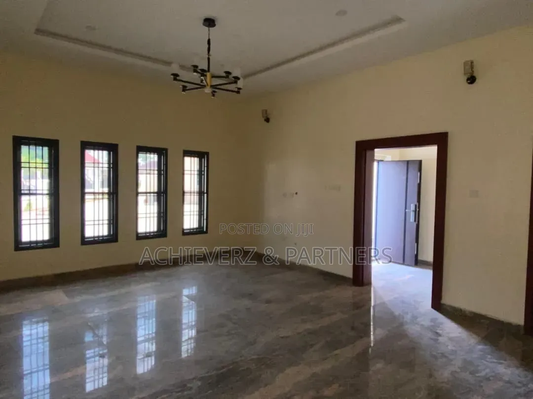 4bdrm Duplex in Guzape District for rent