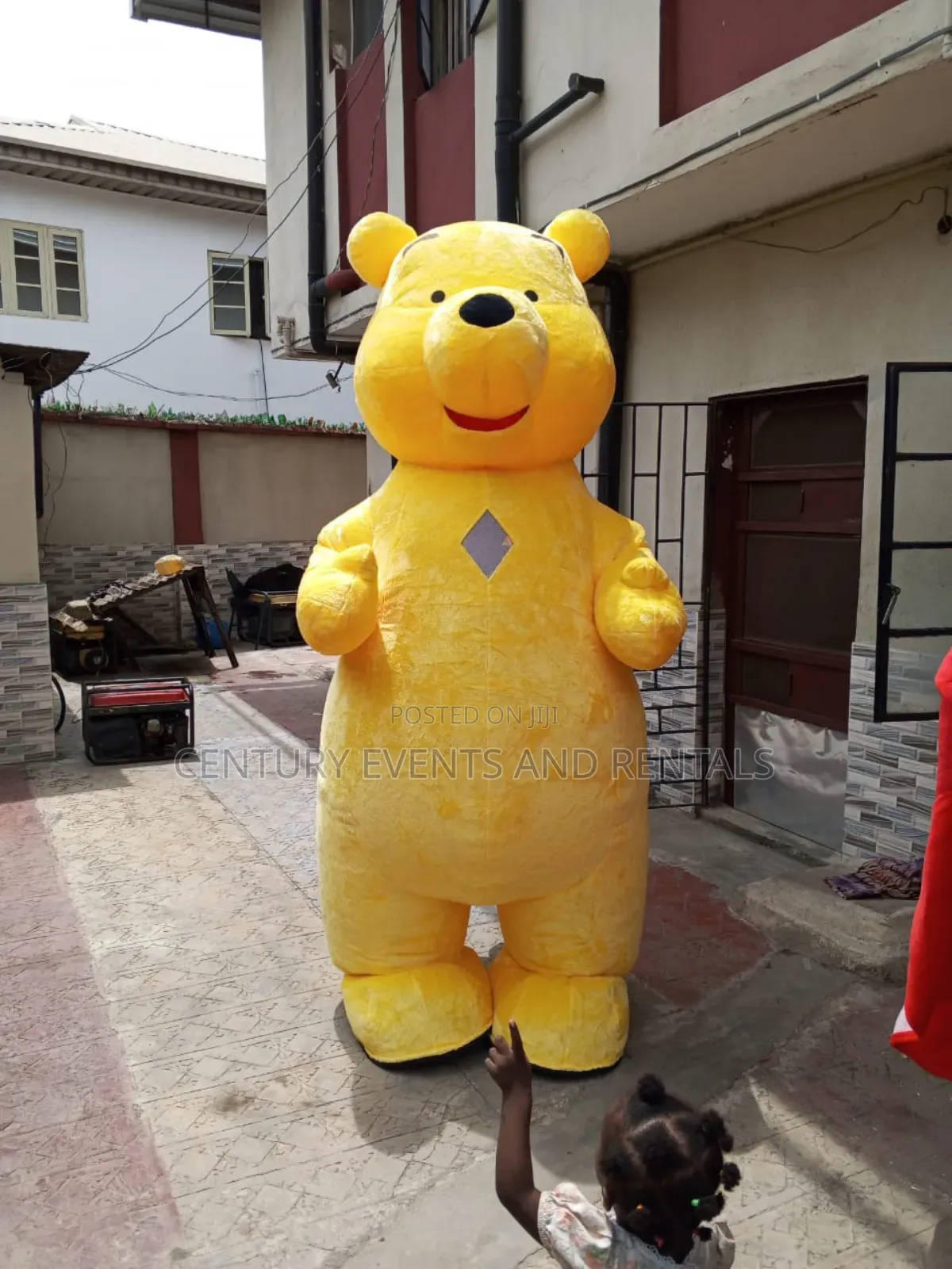 Giant Mascot (Gorilla, Panda, Bunny, Bumblebee, Mario, Hulk Etc
