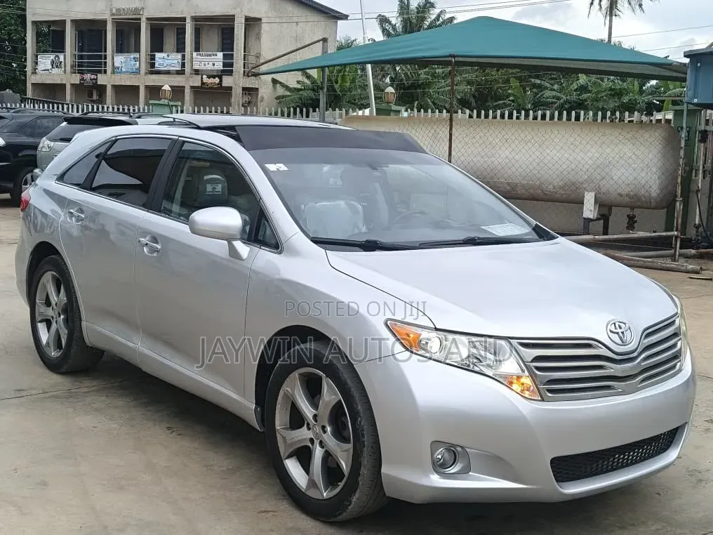 Toyota Venza V6 2011 Silver