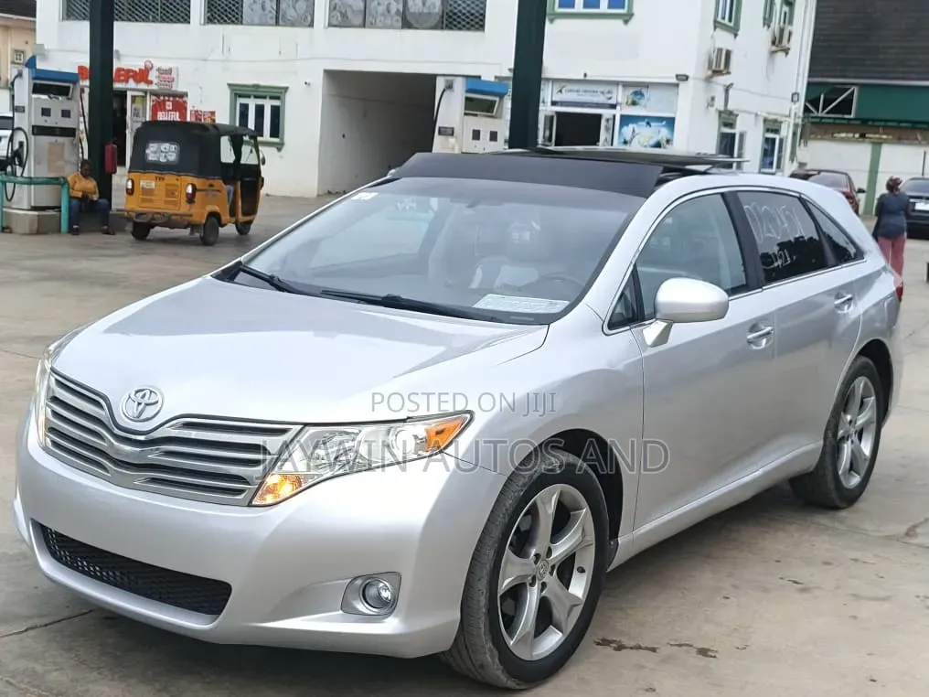Toyota Venza V6 2011 Silver