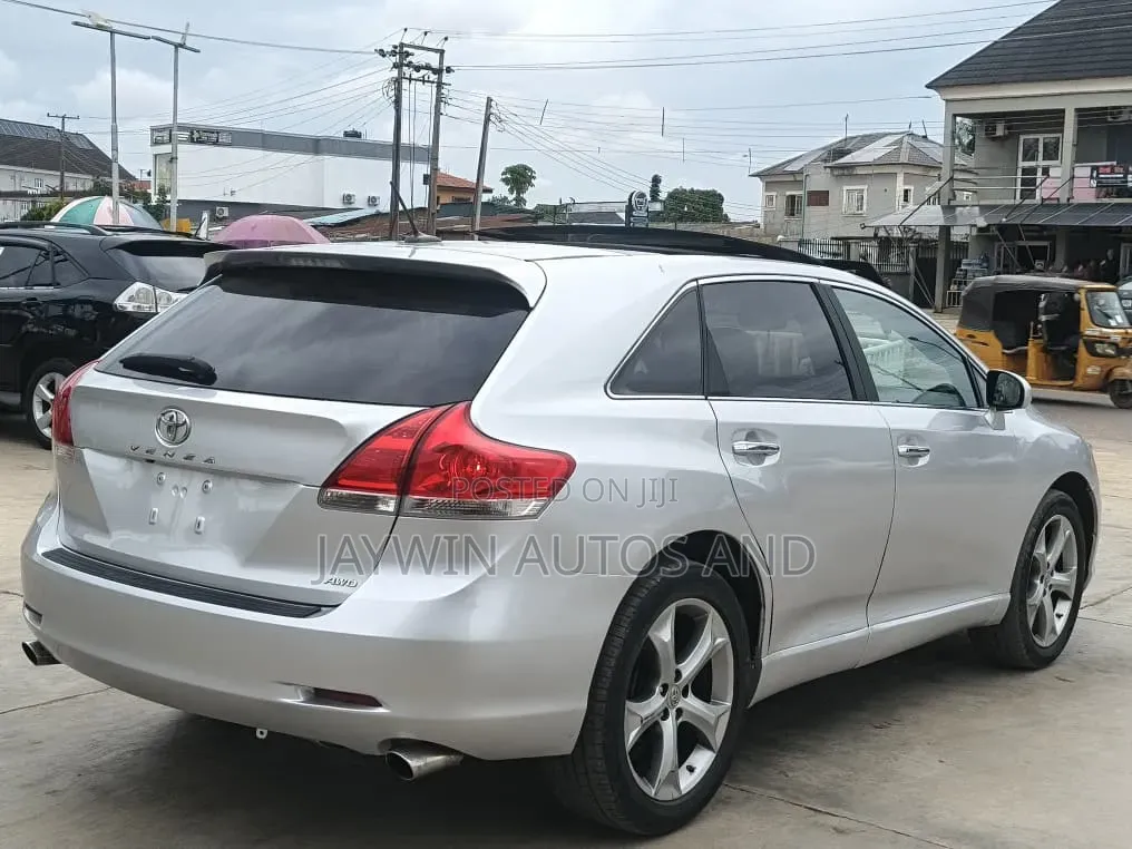 Toyota Venza V6 2011 Silver