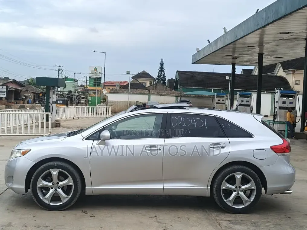 Toyota Venza V6 2011 Silver