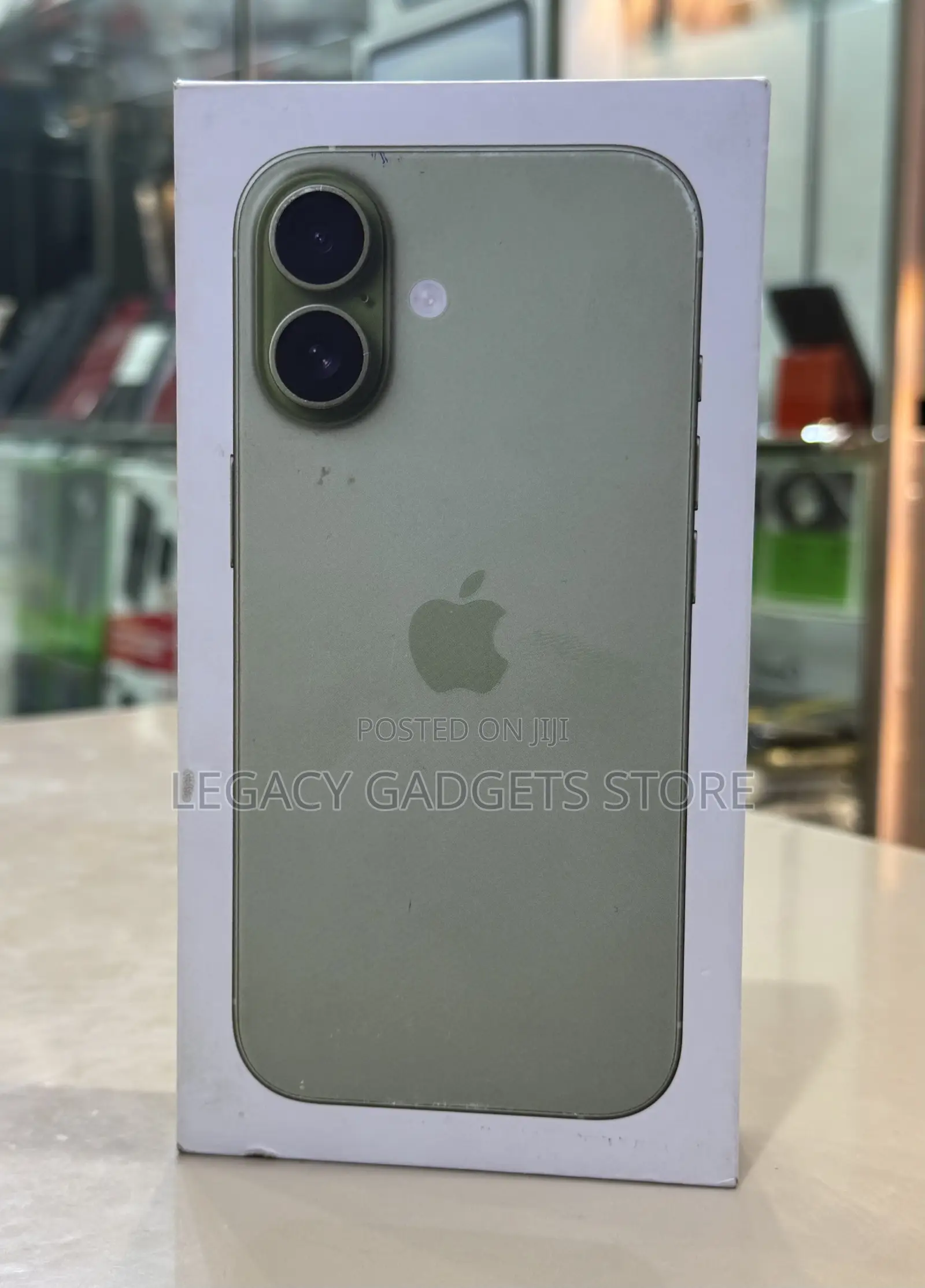 New Apple iPhone 17 256 GB Green