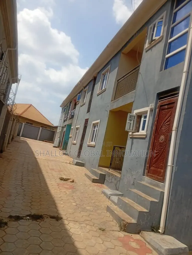 2bdrm Block of Flats in Nihort, Ologuneru for sale