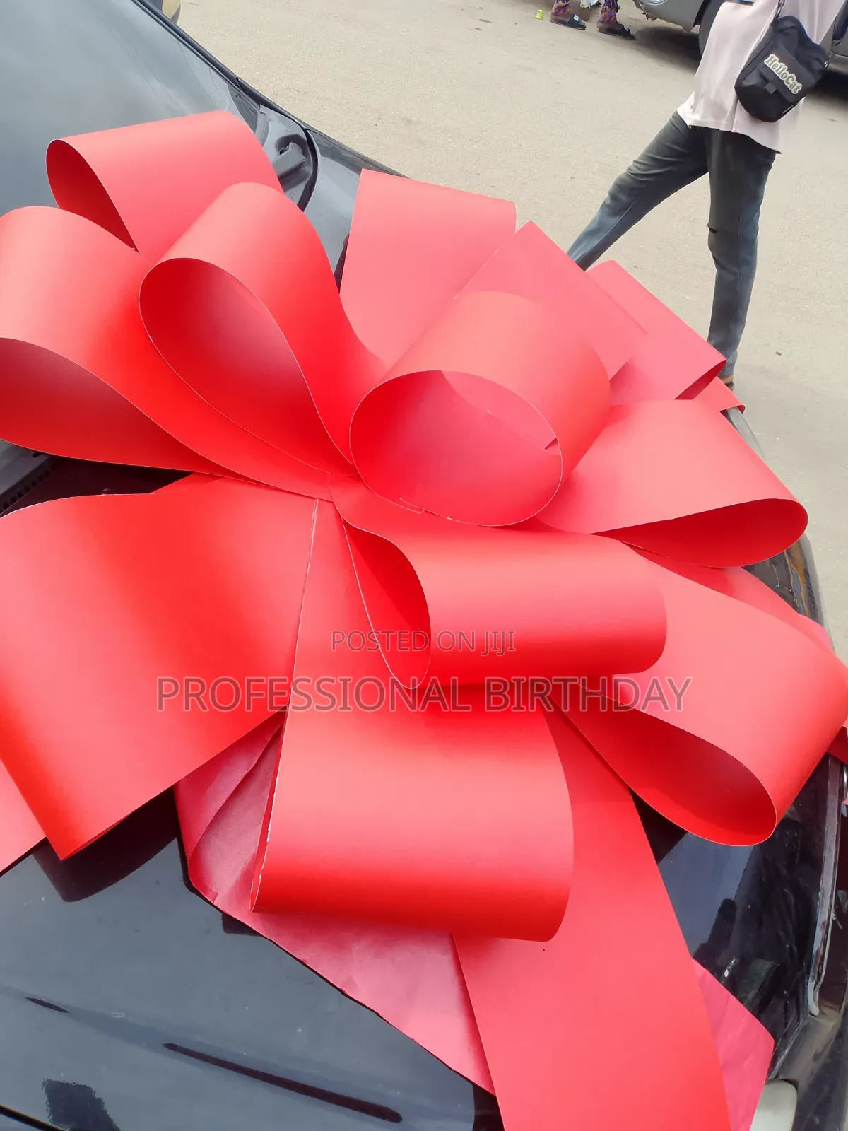 Gold Car Bow Ribbon Bonnet.