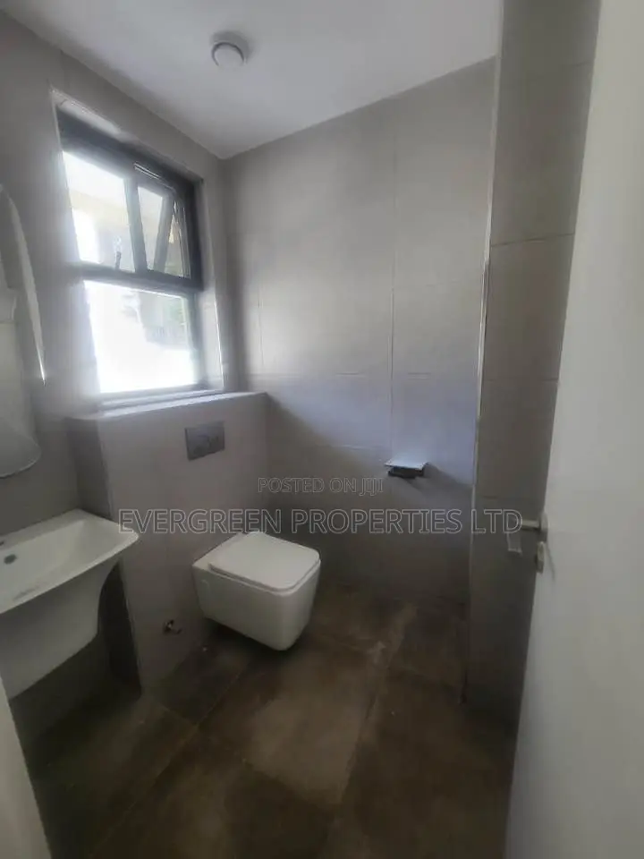 5bdrm Duplex in Parkview Estate for rent