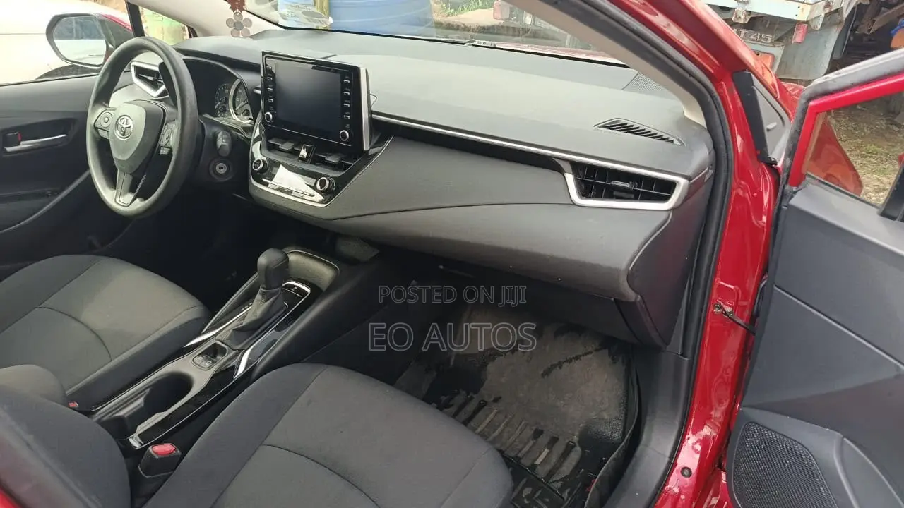Toyota Corolla LE 2020 Red