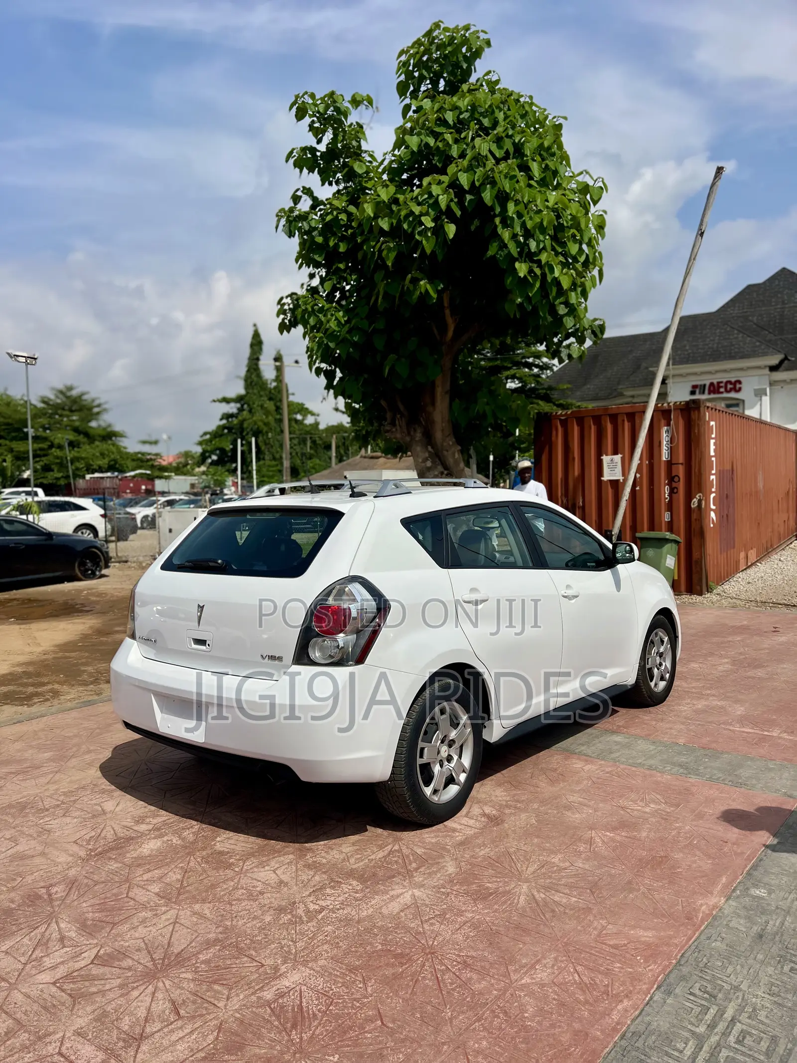 Pontiac Vibe 2009 White