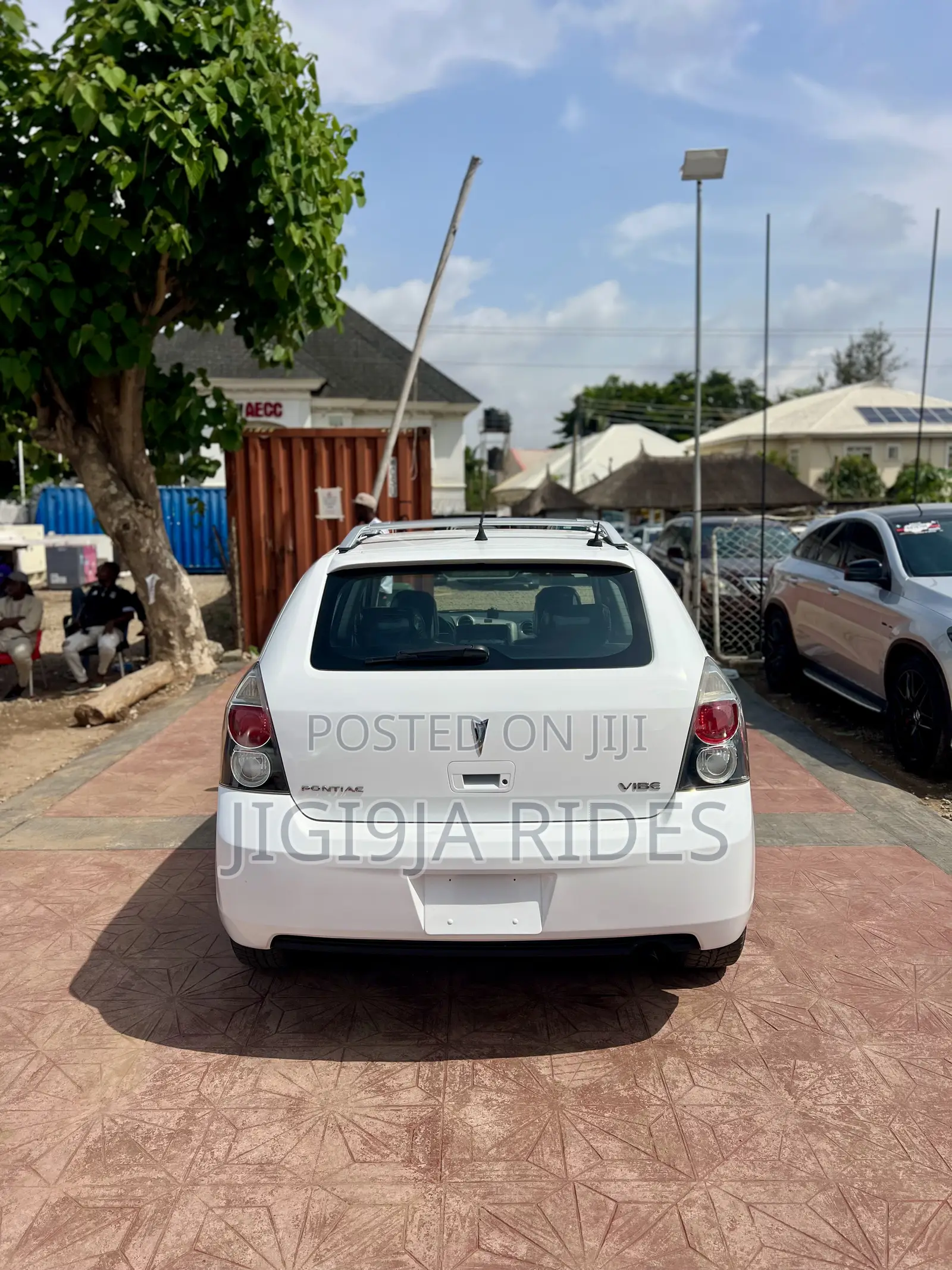 Pontiac Vibe 2009 White