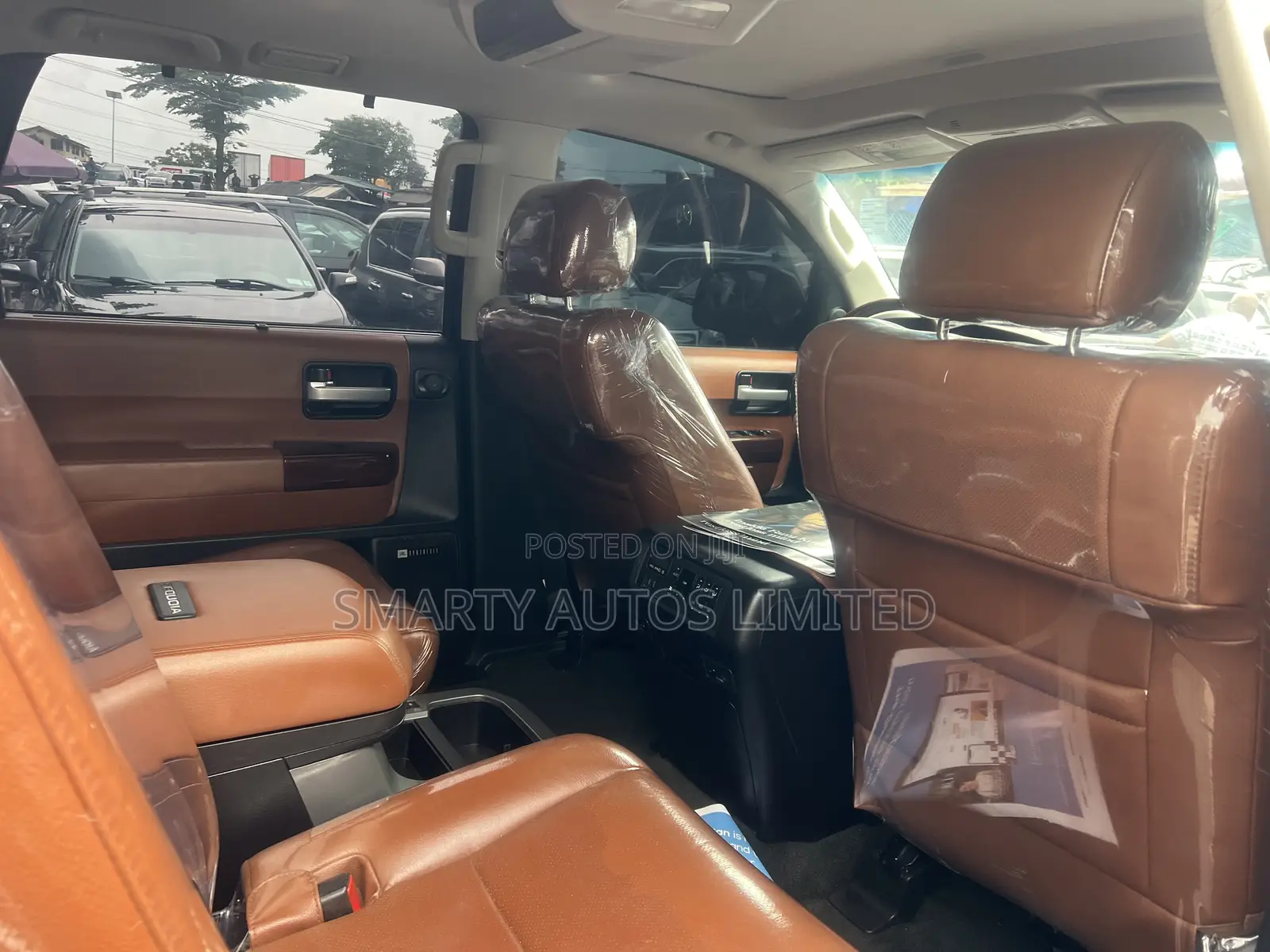 Toyota Sequoia Platinum 4dr SUV 4WD (5.7L 8cyl 6A) 2017 Black
