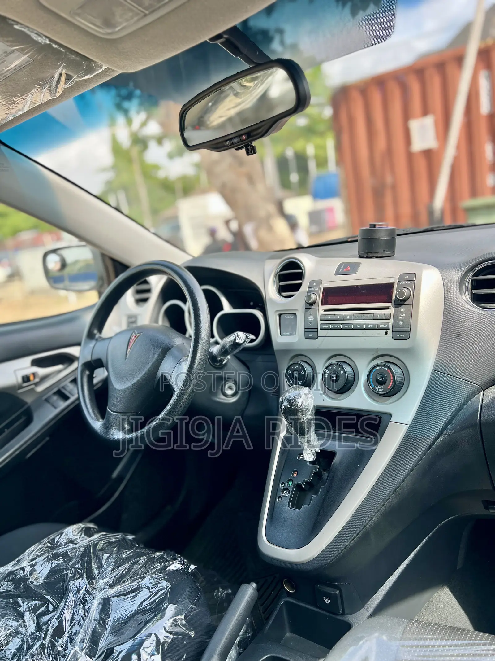 Pontiac Vibe 2009 White