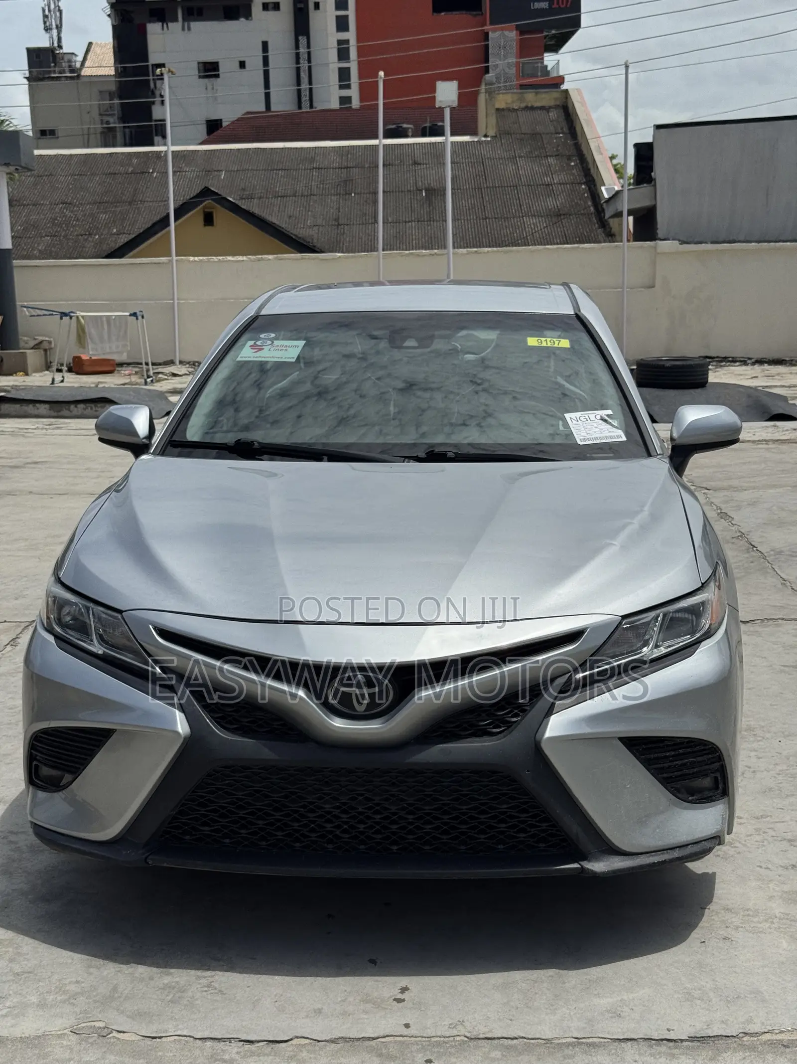 Toyota Camry SE FWD (2.5L 4cyl 8AM) 2018 Silver