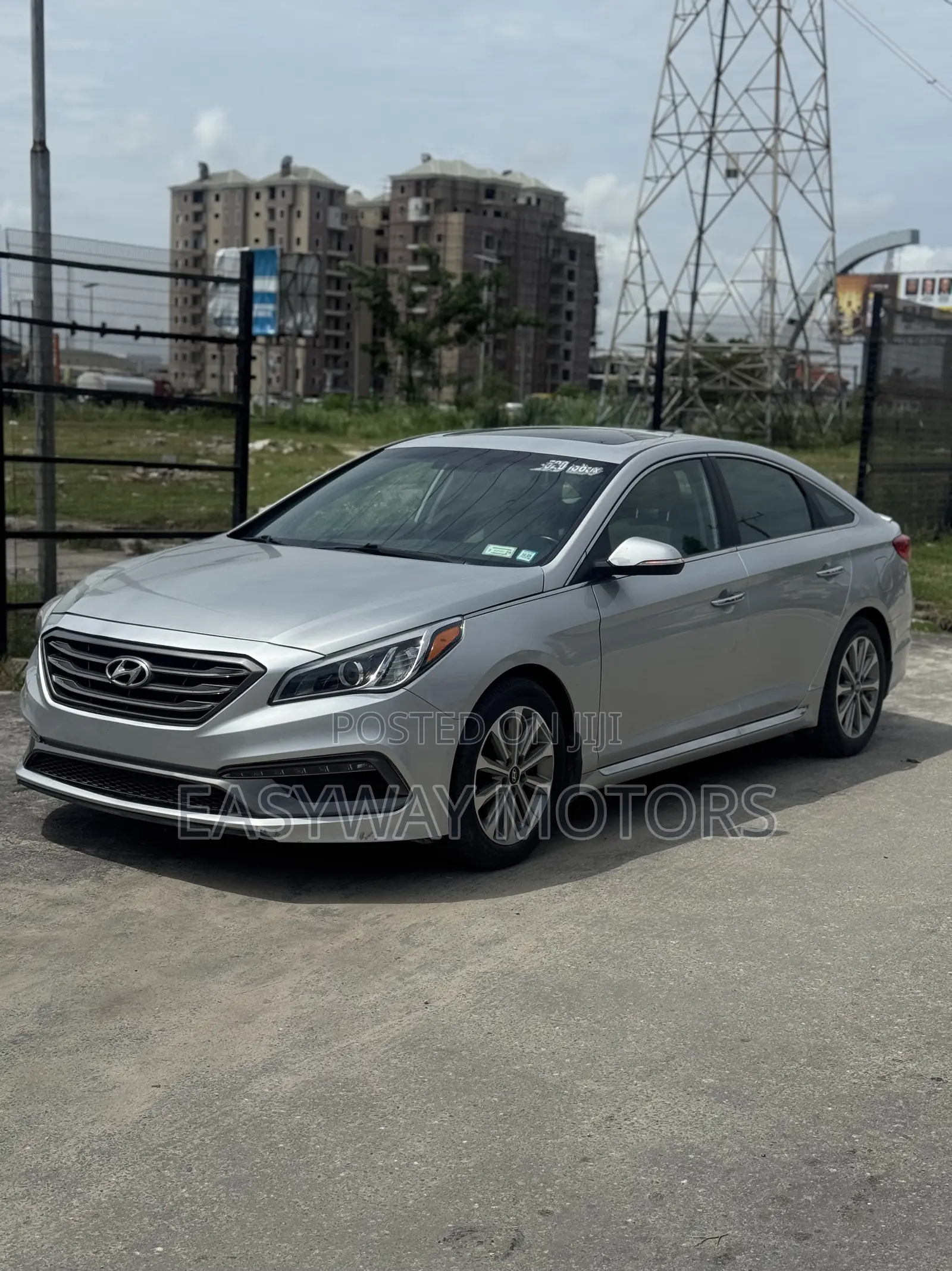 Hyundai Sonata Limited Sedan FWD (2.4L 4cyl 6A) 2017 Silver