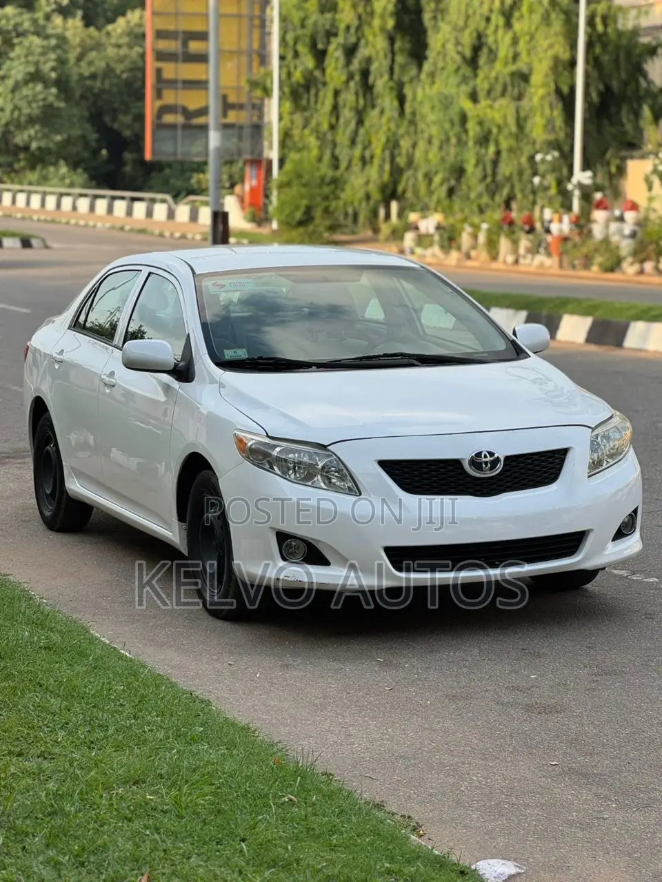 Toyota Corolla 2010 White