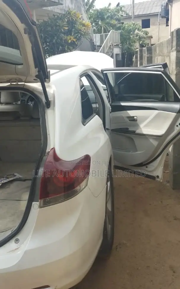 Toyota Venza XLE 2013 White
