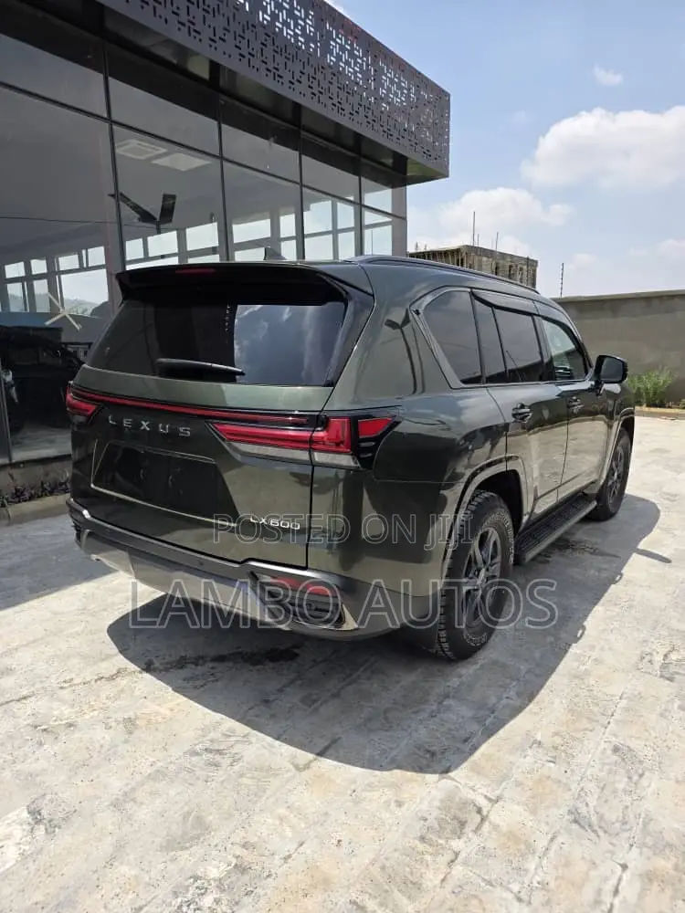 Lexus LX 2025