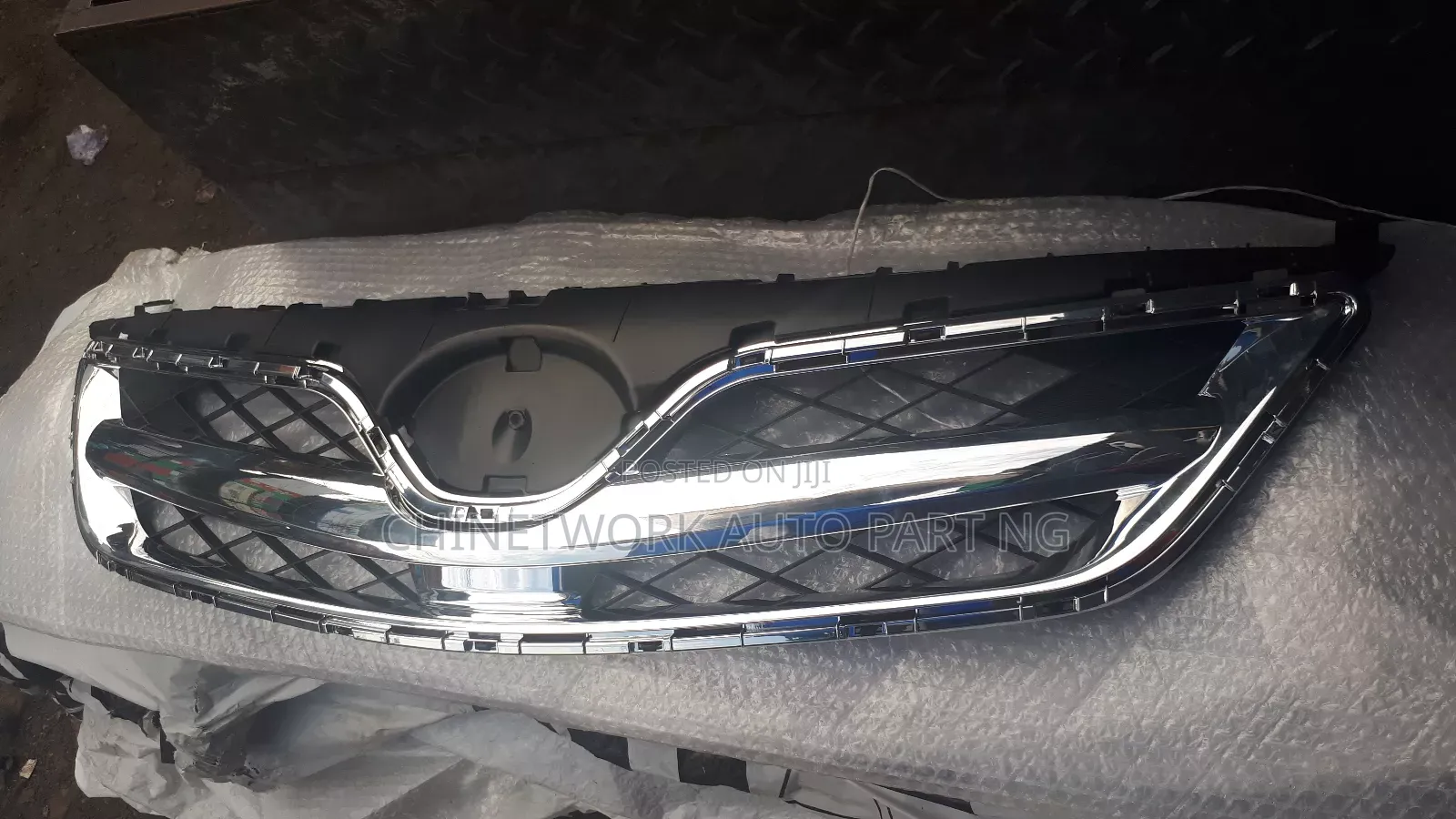 Toyota Corolla 2010–2012 Front Grille