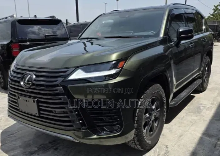 New Lexus LX 600 2025 Green