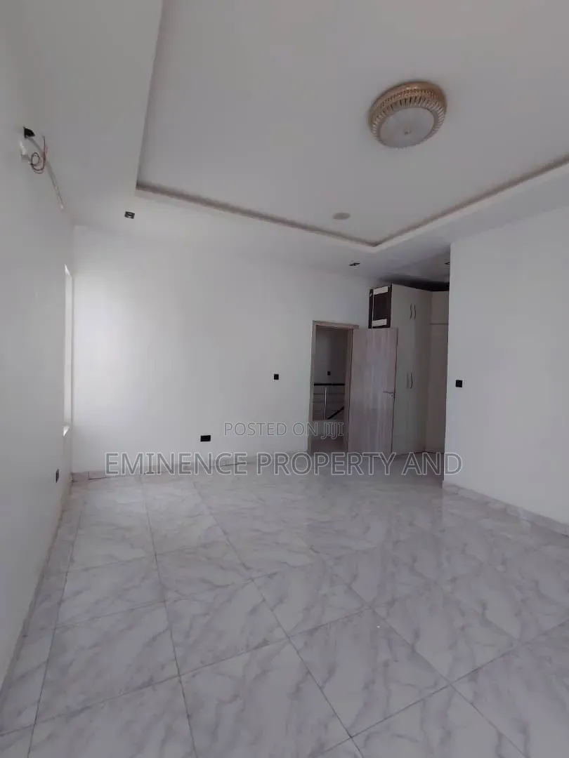4bdrm Duplex in Ikota for rent