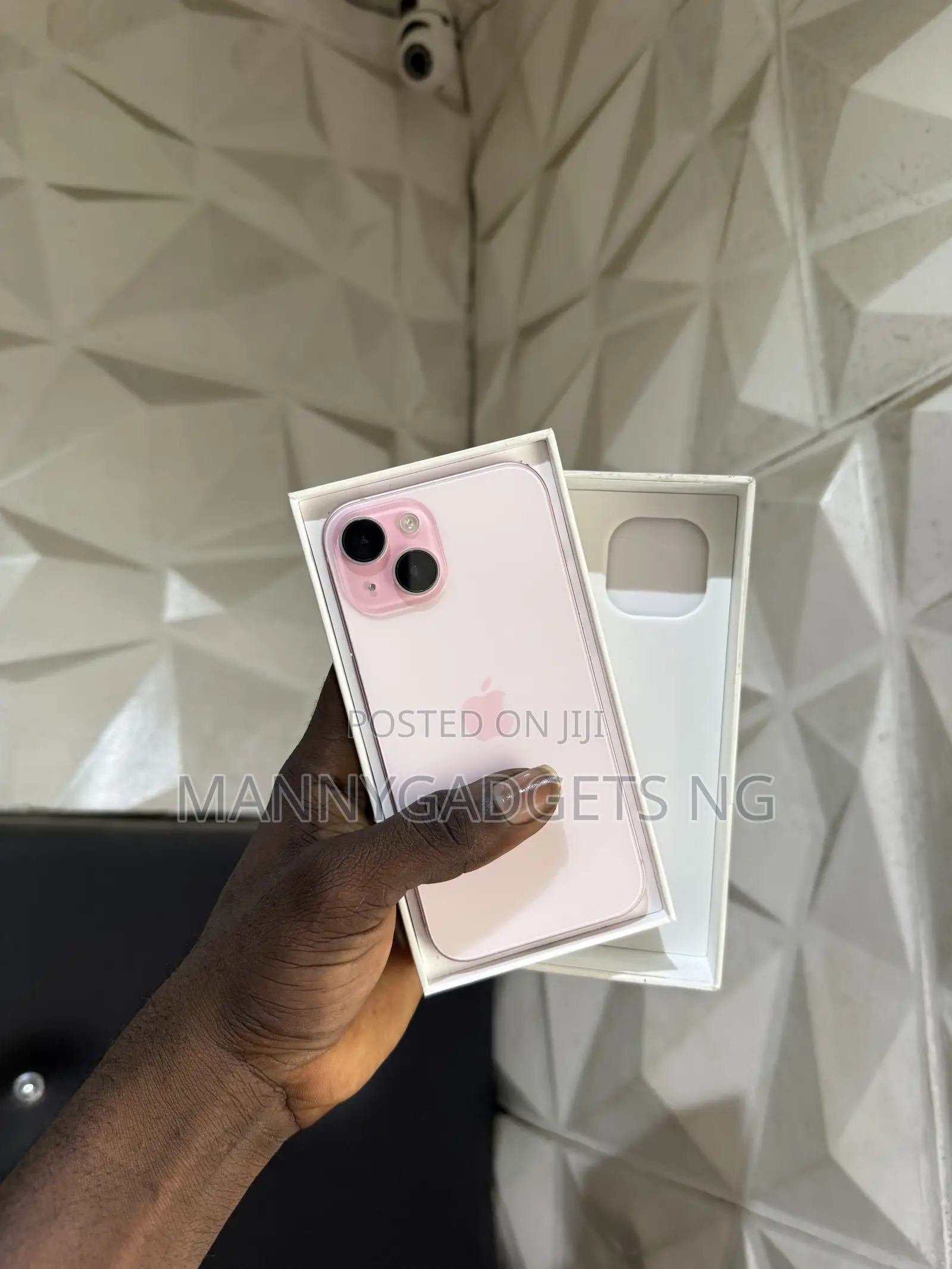 Apple iPhone 15 128 GB Pink