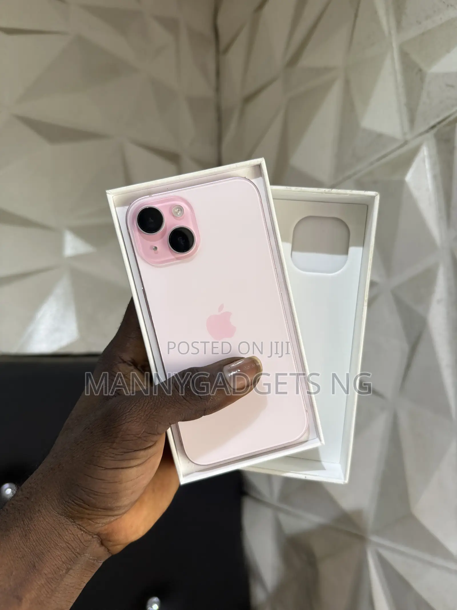 Apple iPhone 15 128 GB Pink