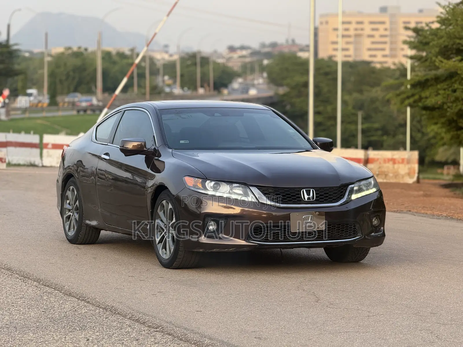 Honda Accord EX-L V-6 2dr Coupe FWD (3.5L 6cyl 6A) 2013 Brown