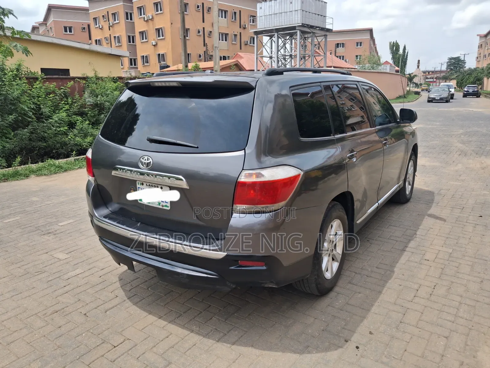 Toyota Highlander SE 2011 Gray