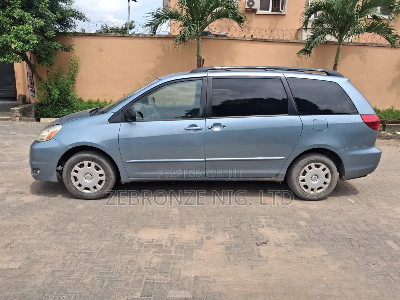 Toyota Sienna LE AWD 2005 Blue