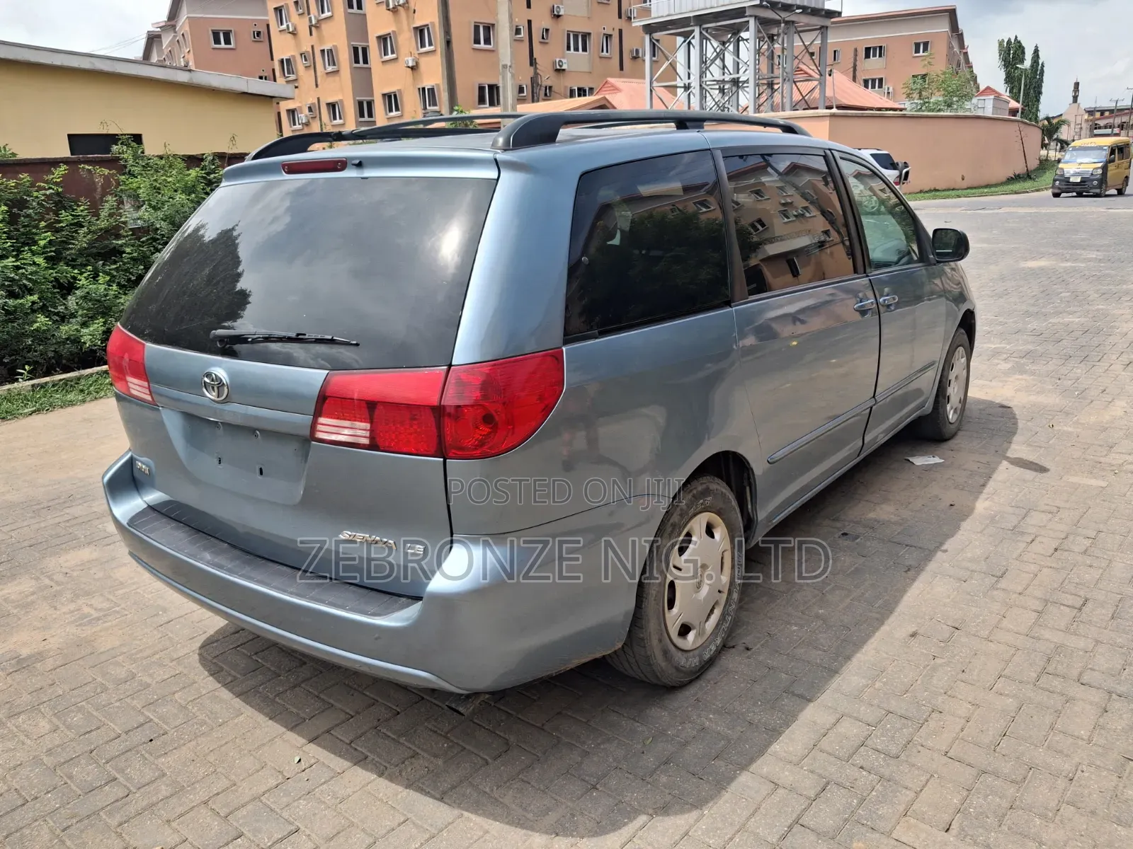 Toyota Sienna LE AWD 2005 Blue