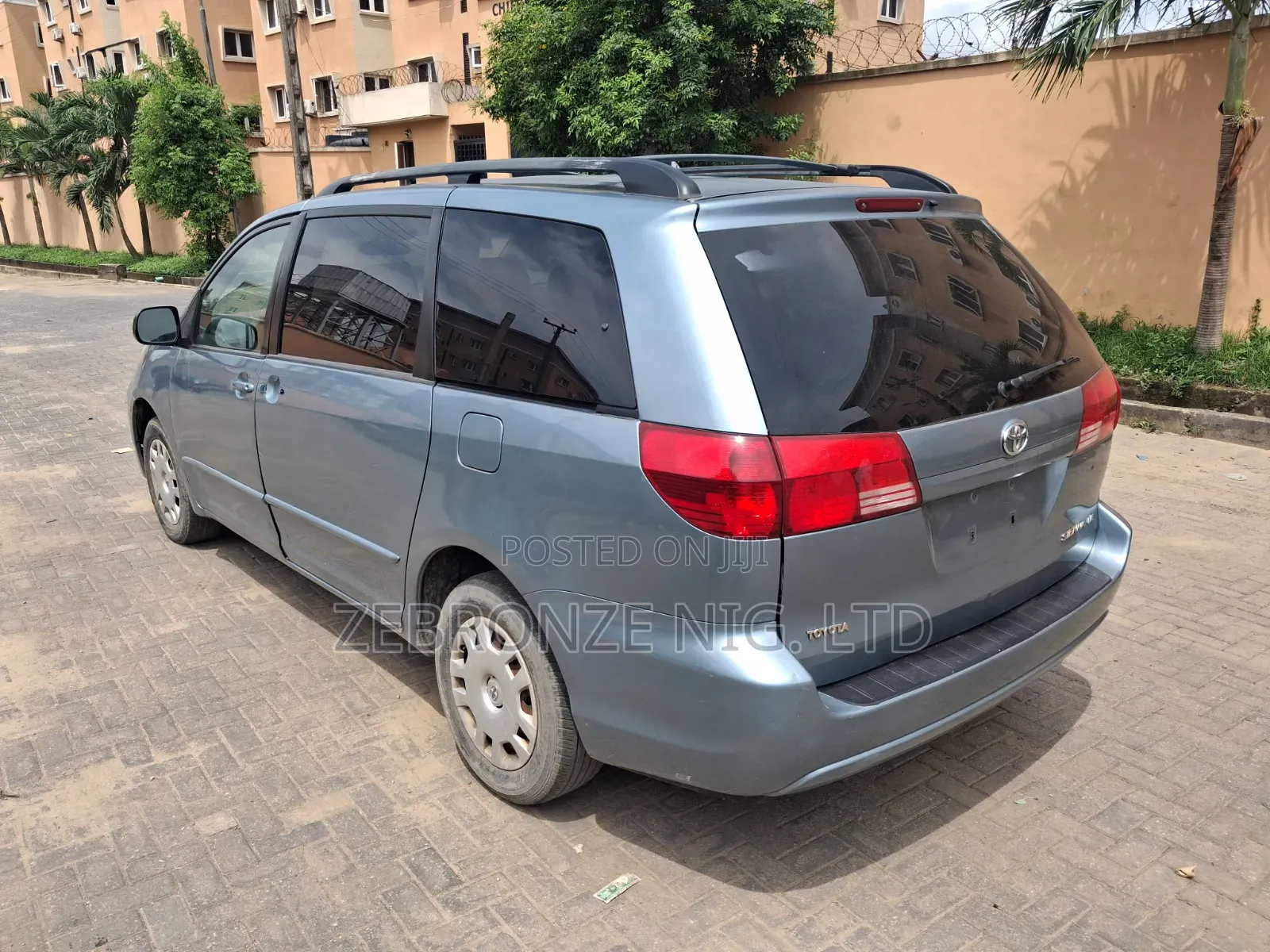 Toyota Sienna LE AWD 2005 Blue