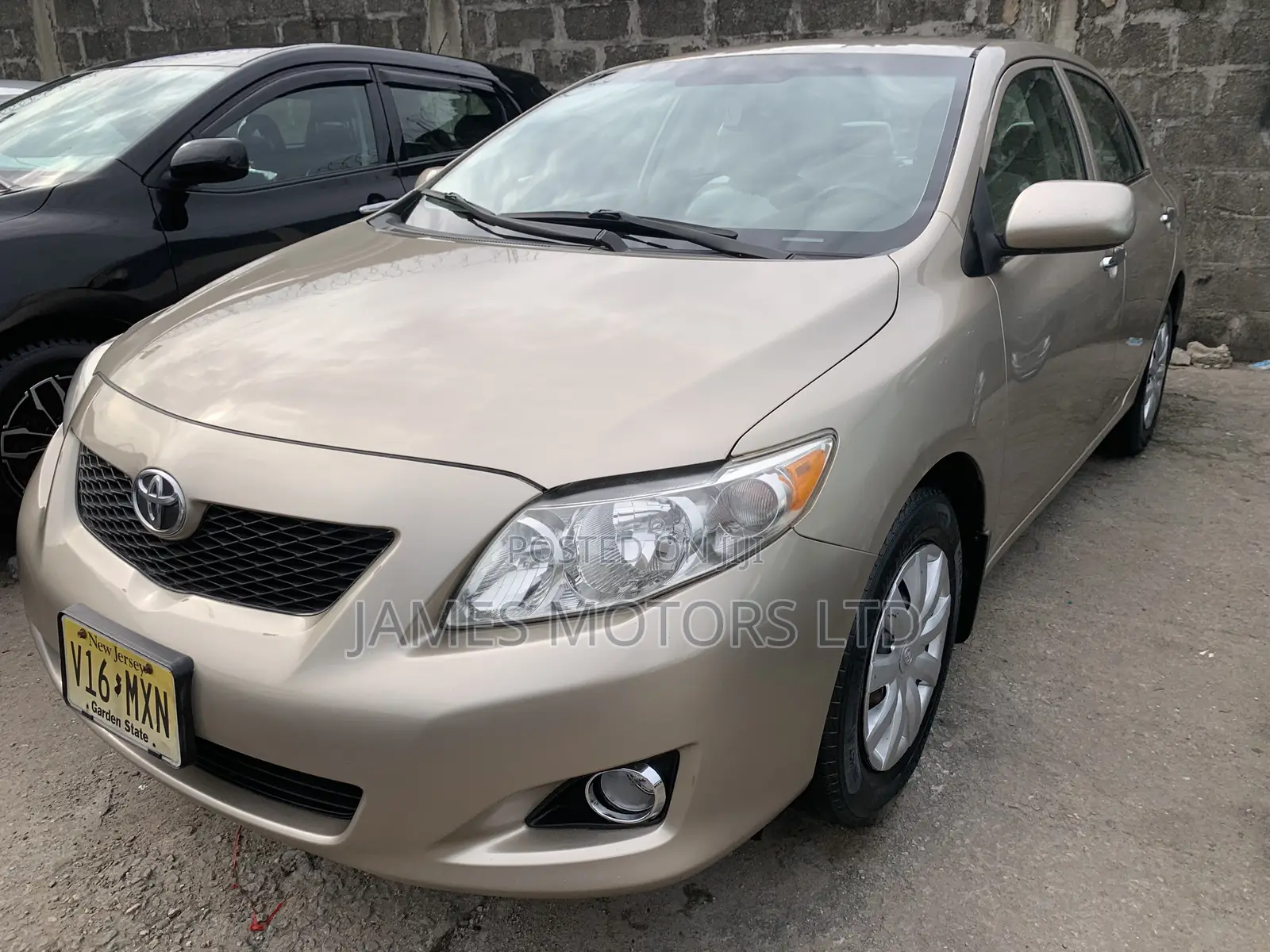 Toyota Corolla 2010 Gold