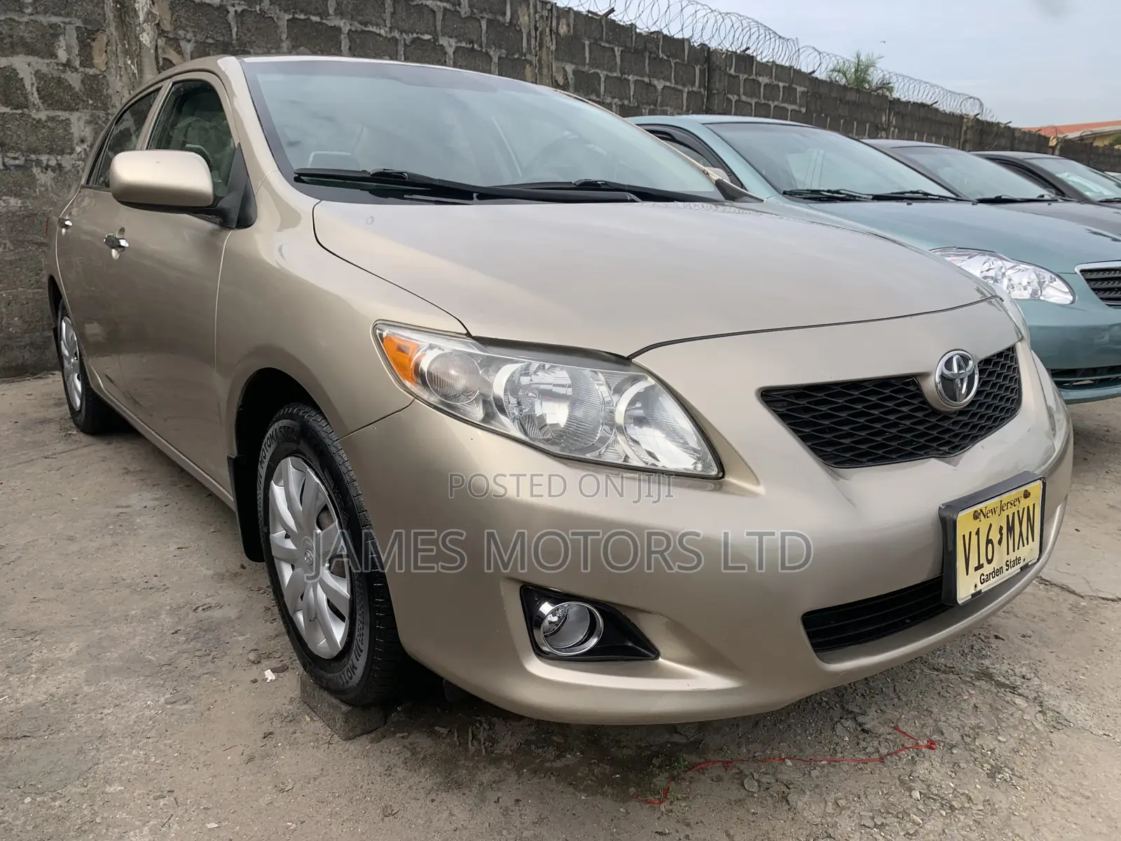 Toyota Corolla 2010 Gold