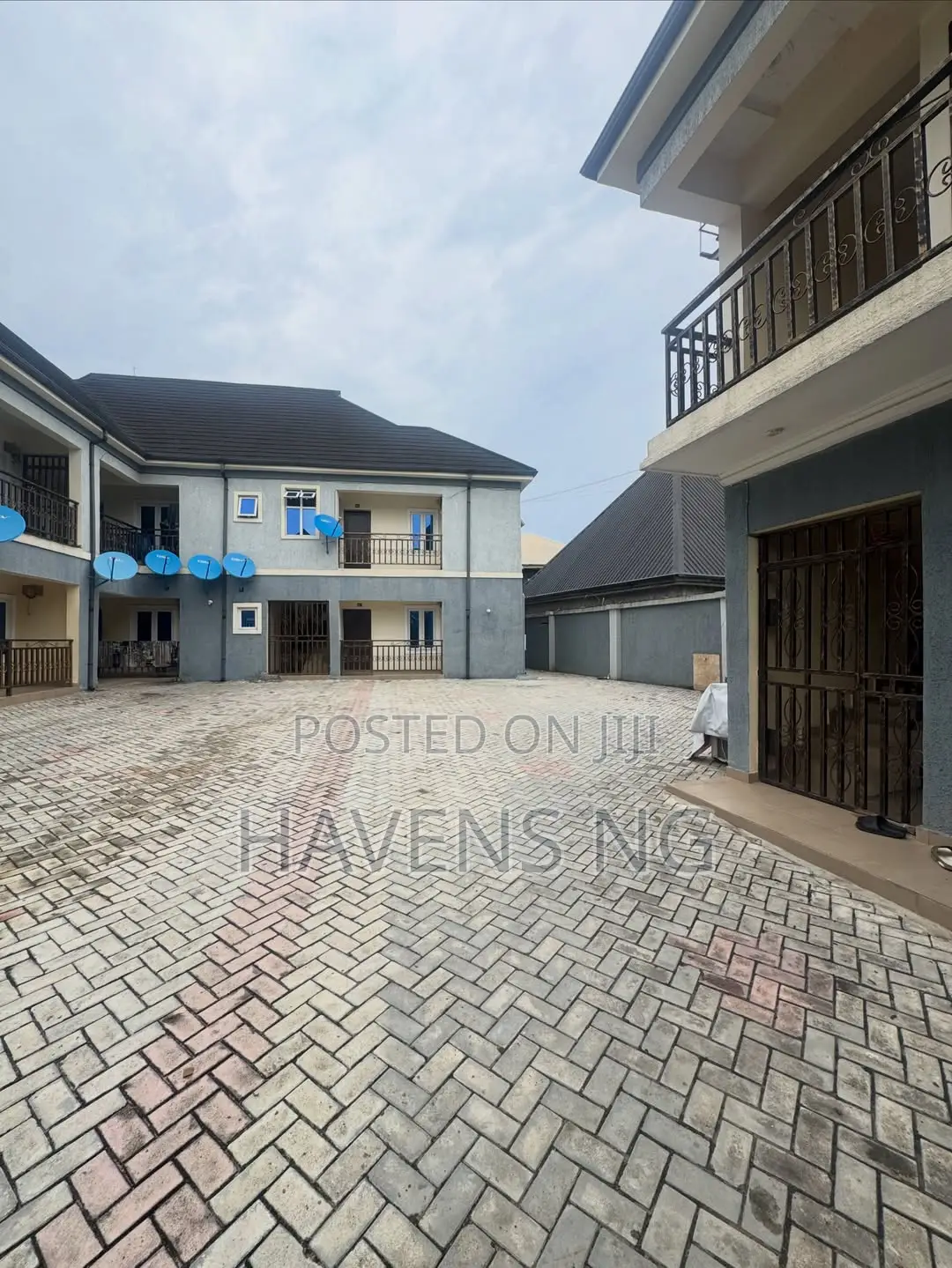 9bdrm Block of Flats in Obio-Akpor for sale