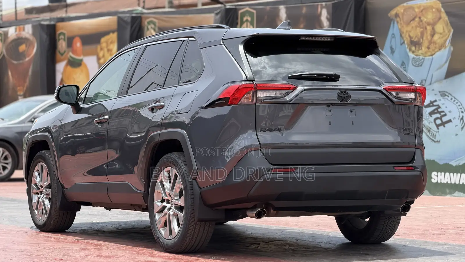 Toyota RAV4 2021 Gray