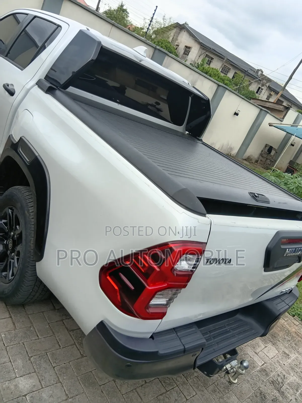 Toyota Hilux 2024 White
