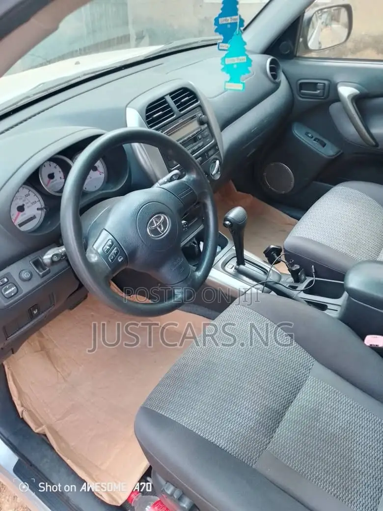 Toyota RAV4 2005 Silver