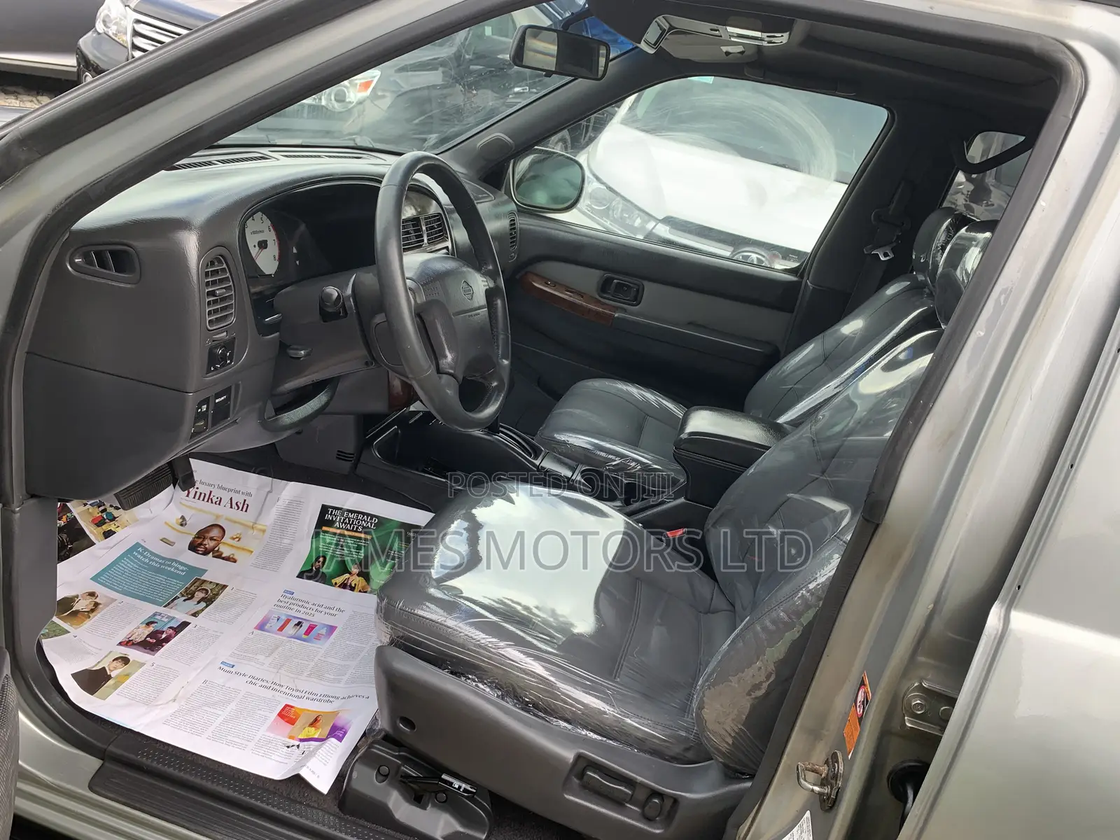 Nissan Pathfinder Automatic 2001 Silver