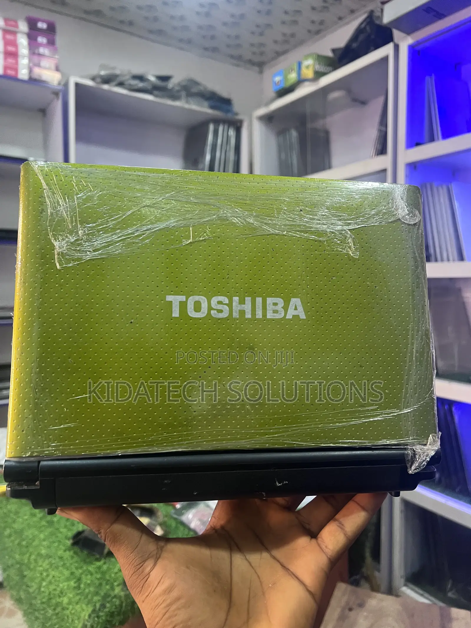 Laptop Toshiba NB505 Mini 4GB Intel Atom HDD 320GB